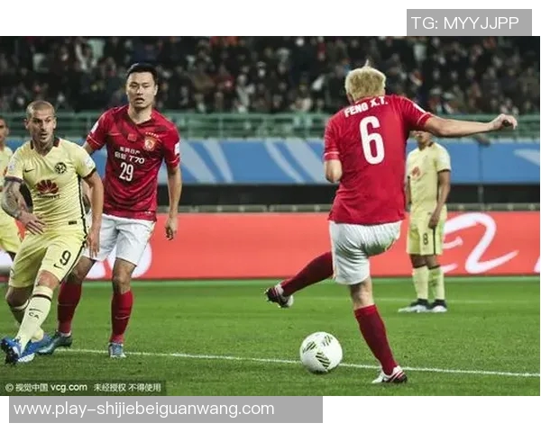 运动新闻巴萨与恒大激战全场回顾球迷热情高涨精彩瞬间不容错过
